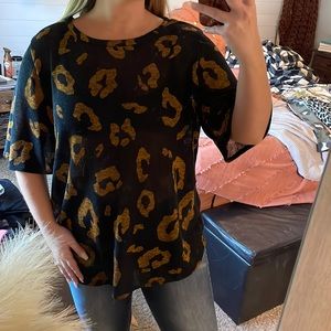 Black & brown leopard flowy top